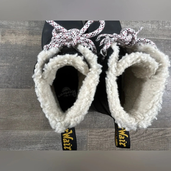 NEW Dr. Martens Bonny Faux Shearling Lined Casual Lace Up Boots - Picture 6 of 9